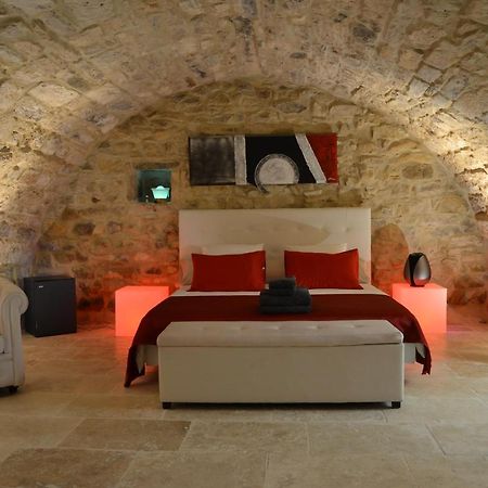 Chambre D'Hote Romantique Avec Spa Privatif Domaine Les Nuits Envoutees - Vezenobres Exterior photo
